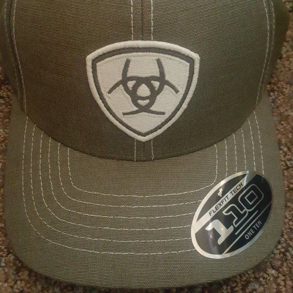 Ariat flex110 (grey and white) with an adjustable strap - Picture 6 of 7